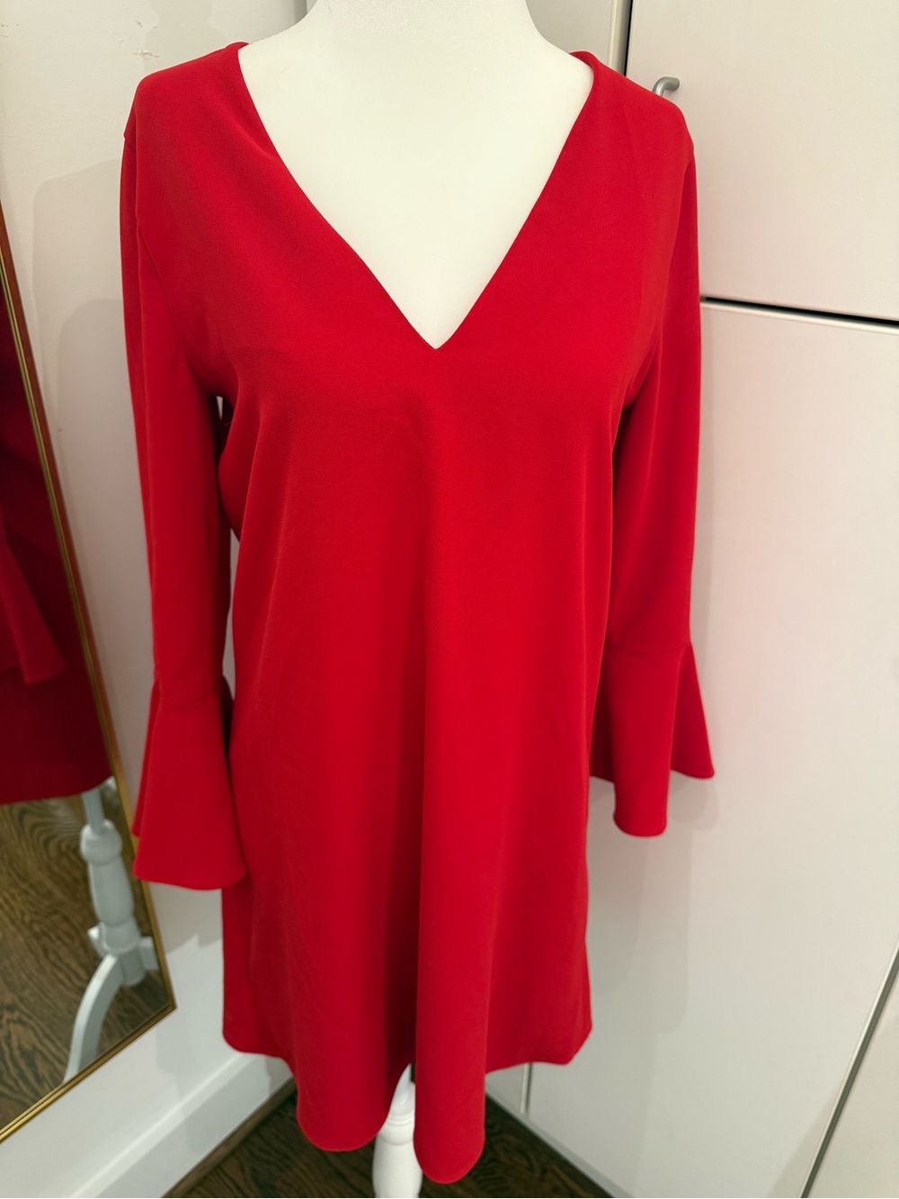 Alice + Olivia Red V-Neck Bell Sleeve Tunic Dress